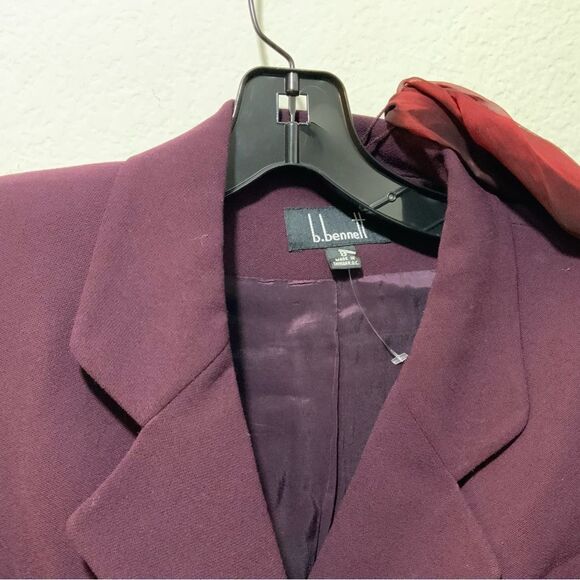 B. Bennett  2 piece  Skirt Suit. Excellent Condition. Size:8 - Picture 3 of 15